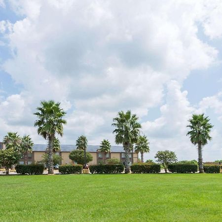 Howard Johnson By Wyndham Iowa La Esterno foto