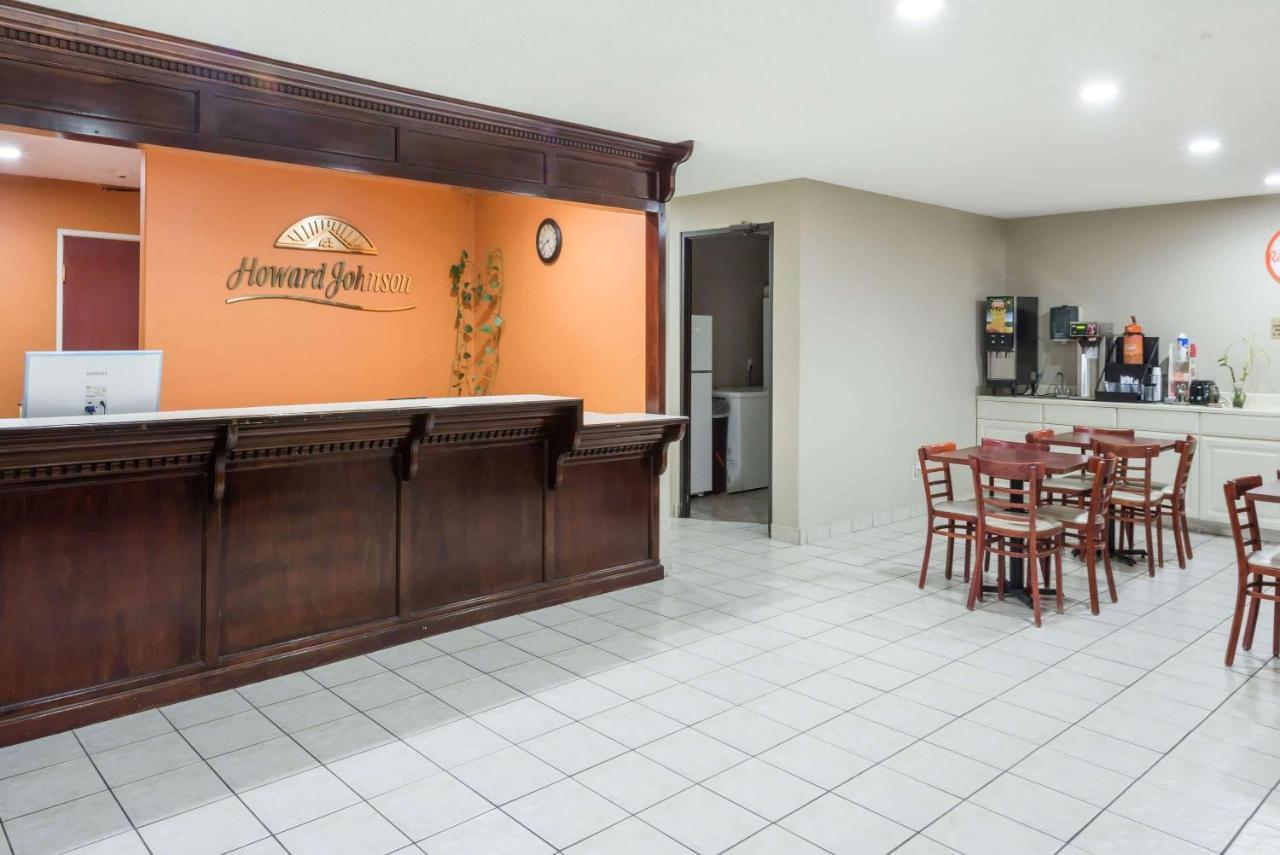 Howard Johnson By Wyndham Iowa La Esterno foto