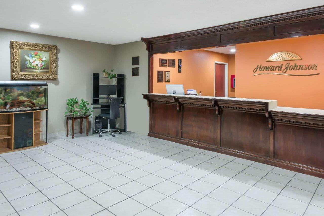 Howard Johnson By Wyndham Iowa La Esterno foto